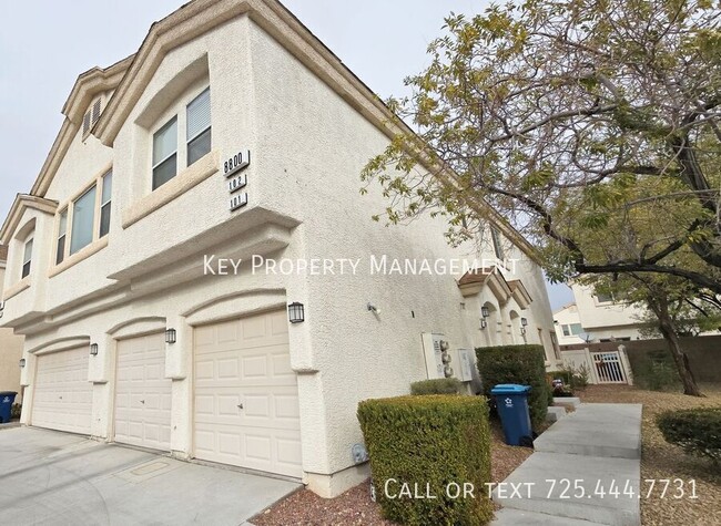 Building Photo - 2 BEDROOM 2 BATH TOWNHOME IN GATED COMMUNI...