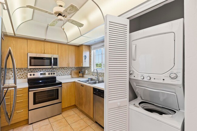Building Photo - Fully Furnished Long Term Rental