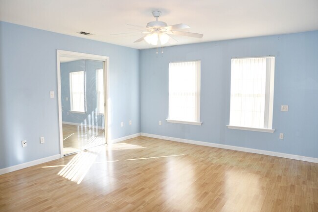 Building Photo - 16200 South Ave