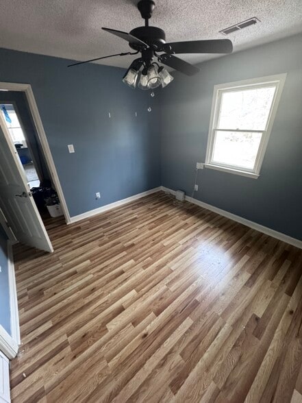 Building Photo - 929 Autumnwood Ln