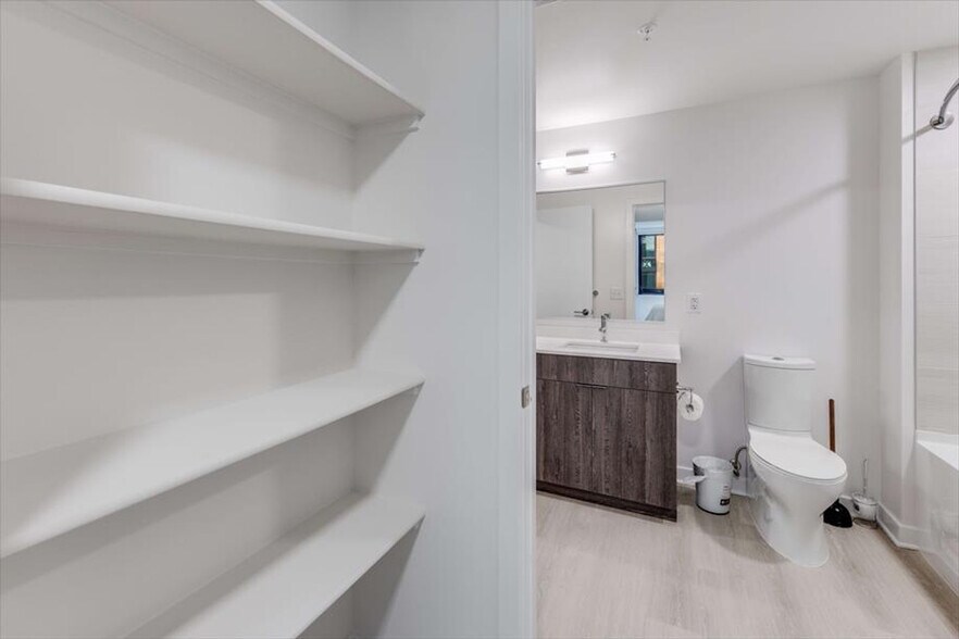 Building Photo - 1051 First St NE