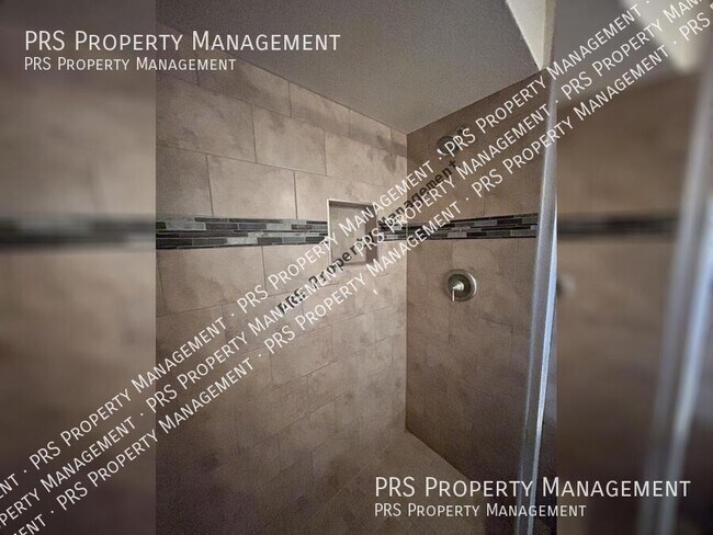 Building Photo - 6926 E Windsor Ave