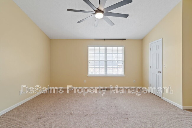 Building Photo - 612 Spence Enclave Way
