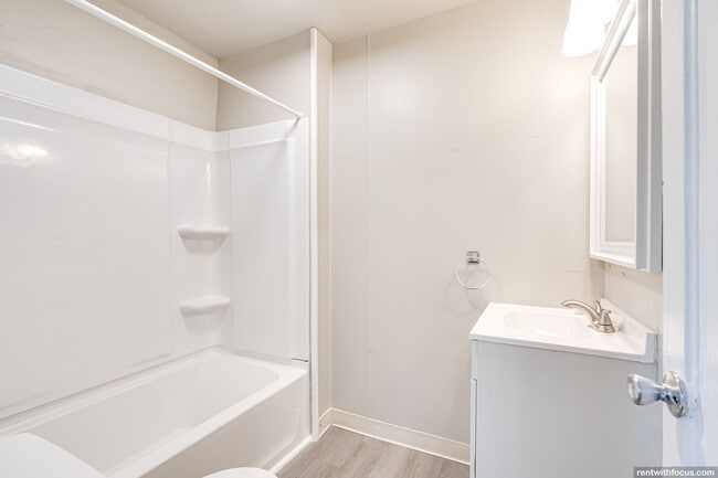 Building Photo - 2726 W Spencer St