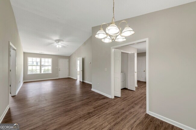 Building Photo - 45 Mineral Springs Ln