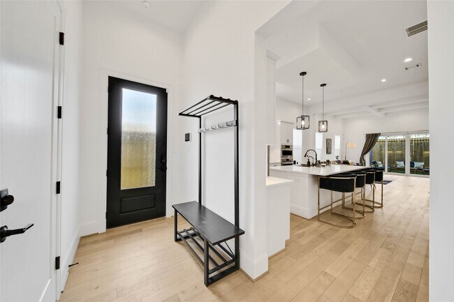 Building Photo - 1306 Laird St