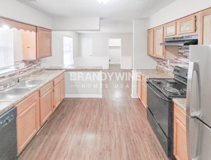 Building Photo - 6309 Golden Park Dr