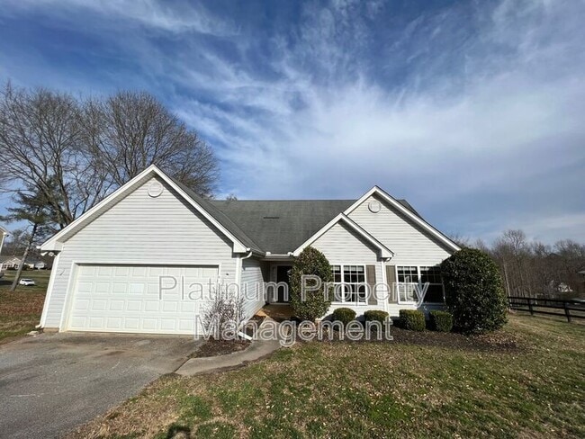 Building Photo - 279 Wahsega Way