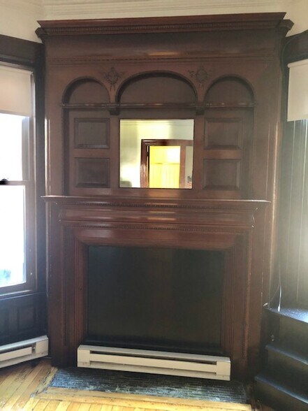 Building Photo - 1061 Beacon St