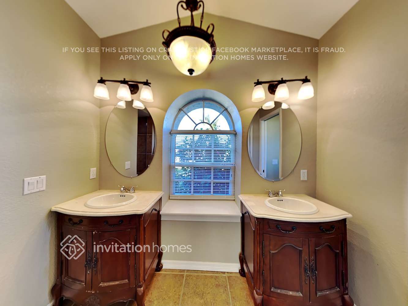 Building Photo - 22 Cabello St