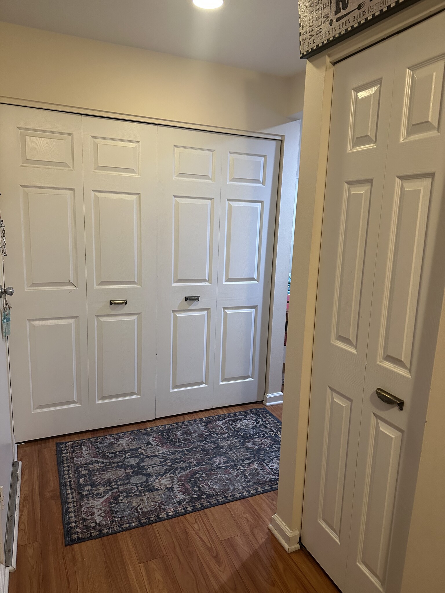 Building Photo - 2132 Pauline Blvd