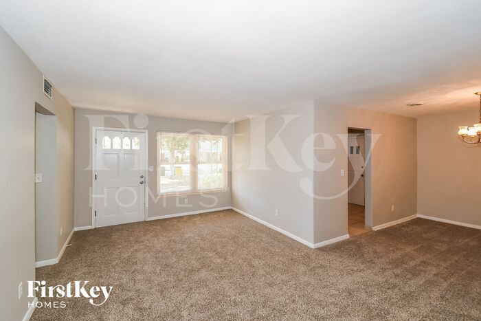 Building Photo - 8017 Santillo Dr