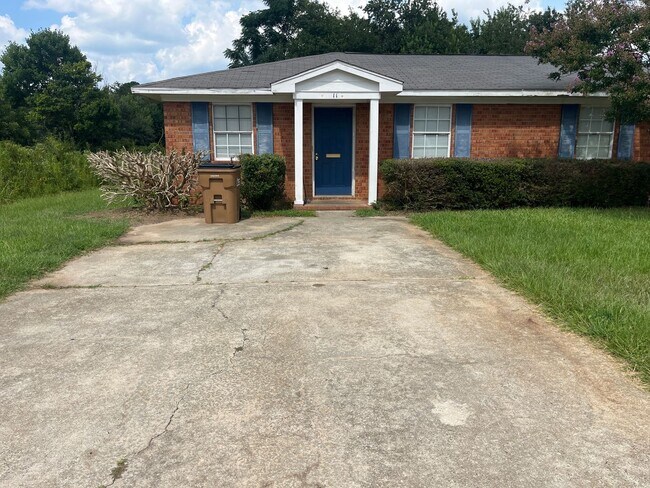 Primary Photo - 2 Bed, 1 Bath Apartment