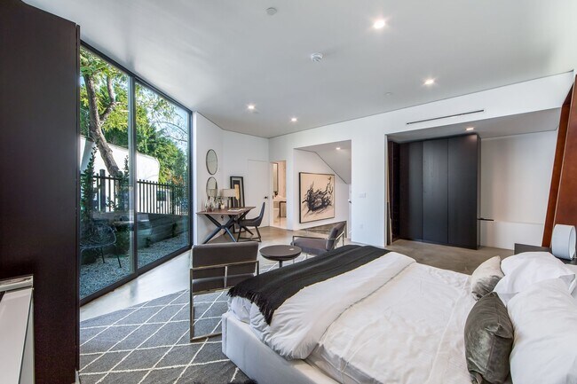 Building Photo - Architectural 1-Bed Designer Residence wit...