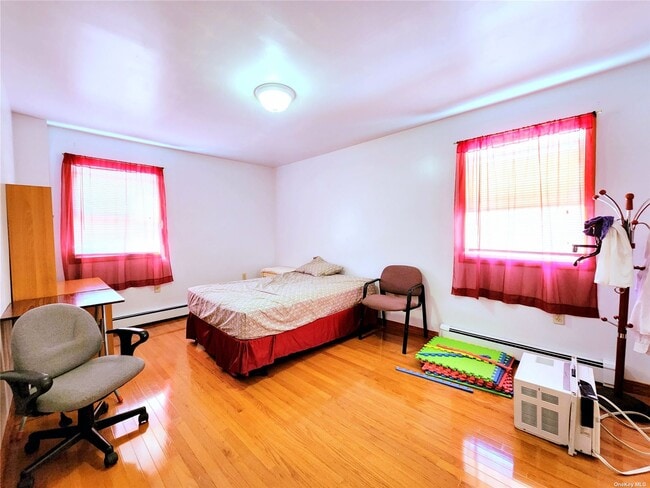 Building Photo - 40-50-50 Utopia Pkwy