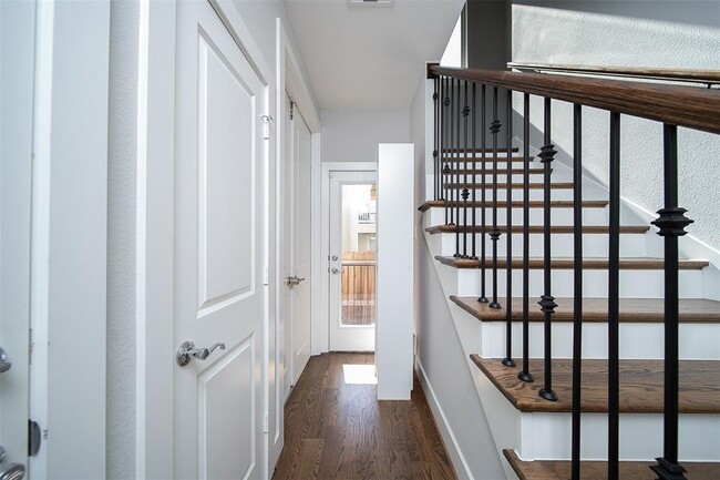 Building Photo - 5743 Kiam St