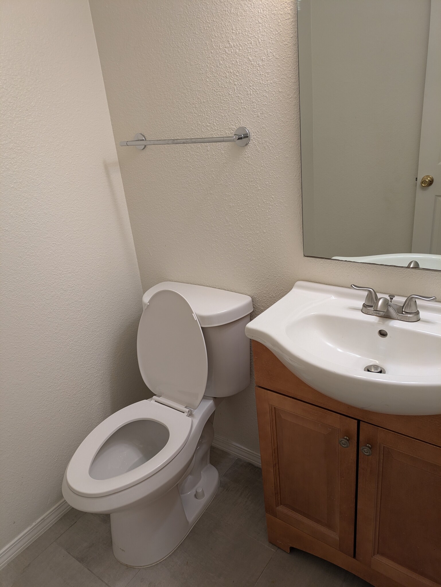 Powder Room for Guests - 13354 Birch Tree Ln