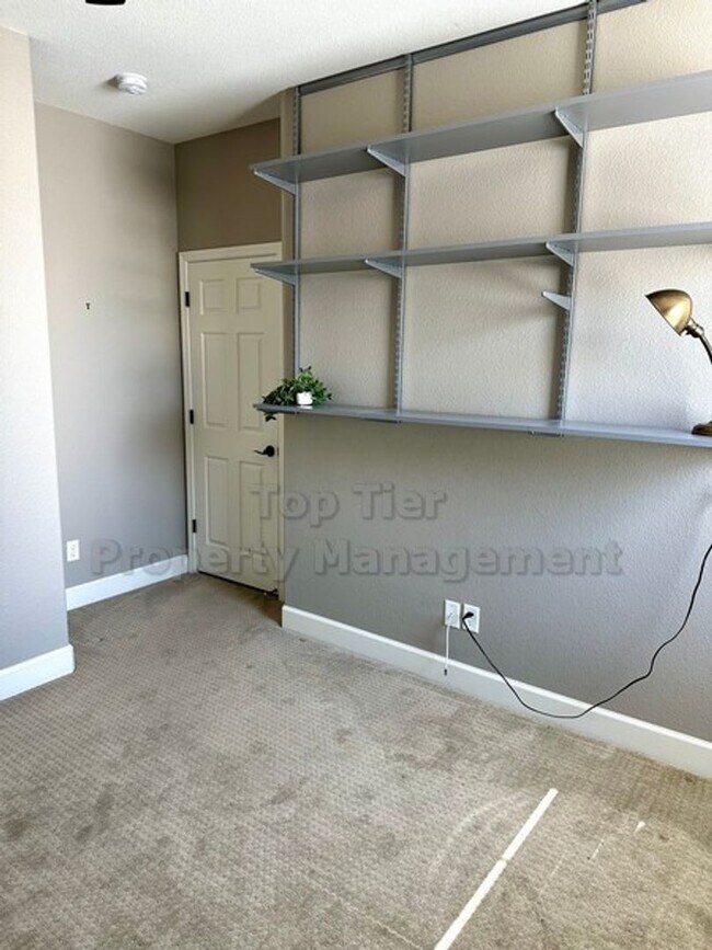Building Photo - Charming 3 Bed, 2.5 Bath, 1,600 Sqft Marti...