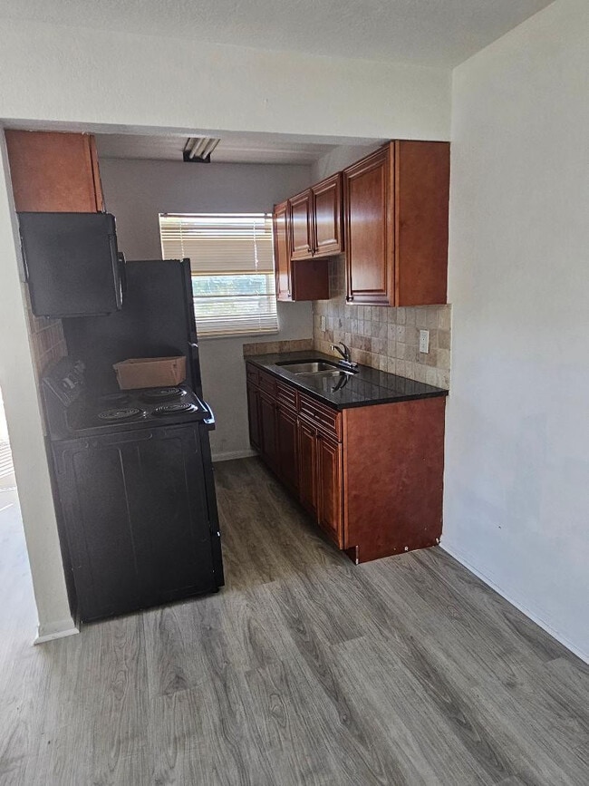 Building Photo - 925 S K St