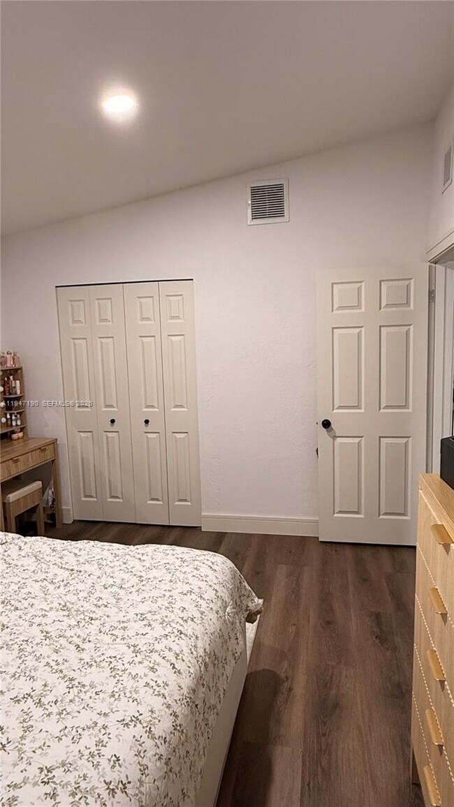 Building Photo - 1108 SW 22nd Terrace