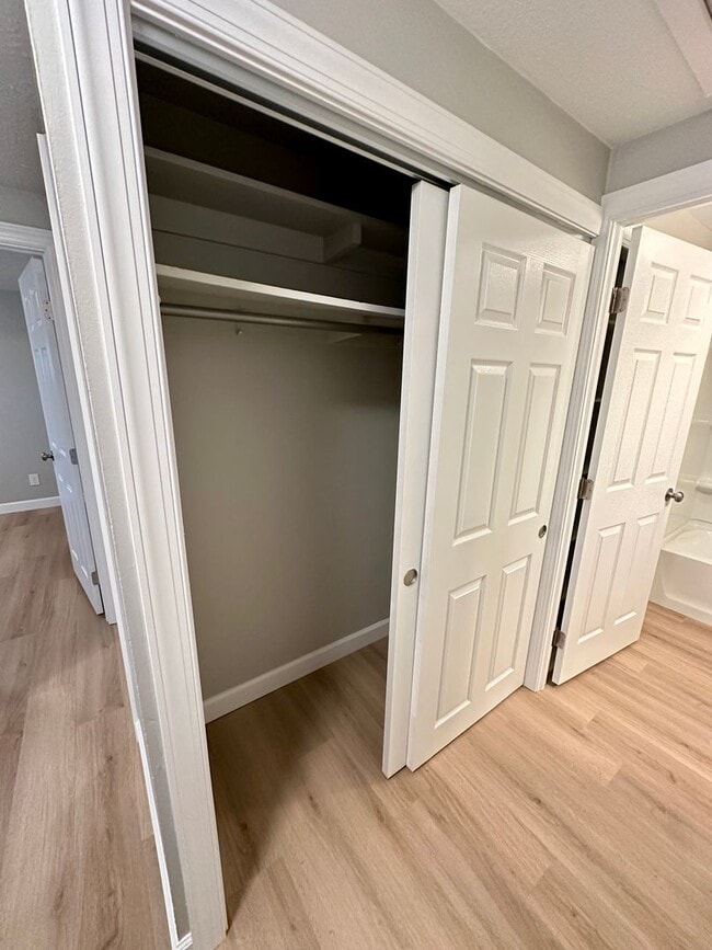 Building Photo - 305 Primrose Ln