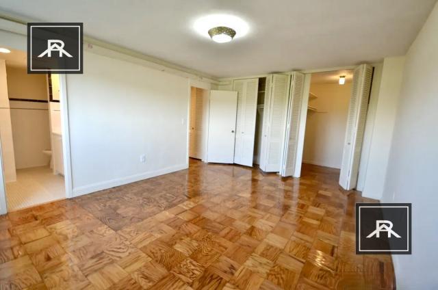 Building Photo - 3 bedroom in Brookline MA 02446