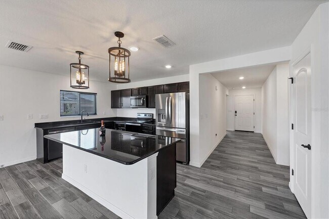 Building Photo - 7335 34th Ct E