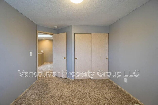 Building Photo - 5606 NE 48th Ave