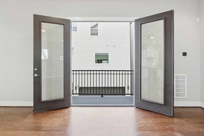 Building Photo - 1222 Upton St