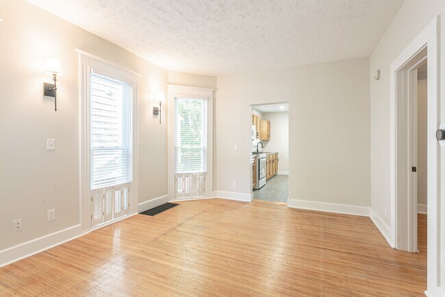 Building Photo - 284 Pearl St