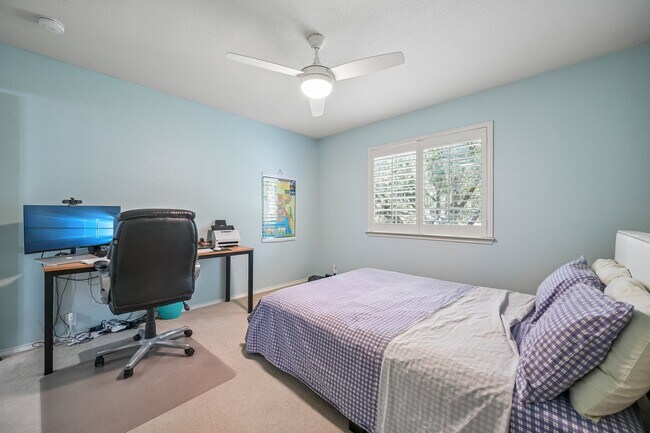 Building Photo - 2209 Stonepark Pl