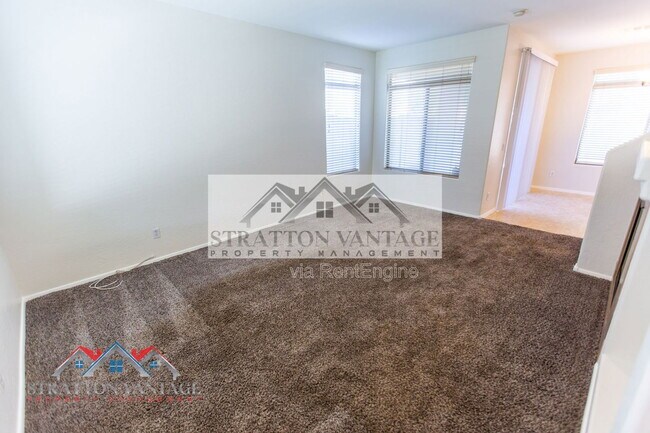 Building Photo - 1247 S Emmett Dr