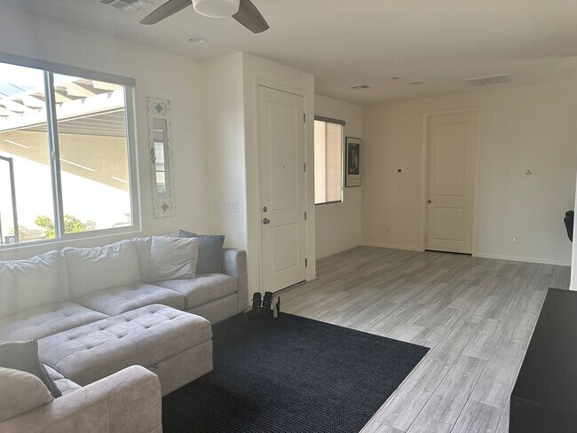 Building Photo - Renting CASITA ONLY!!!