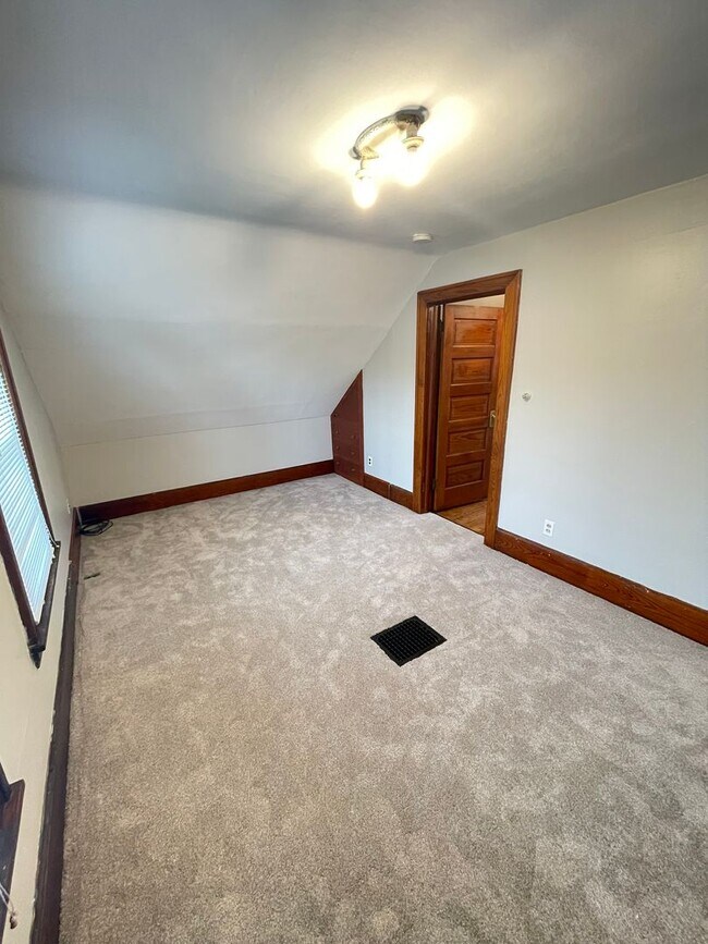 Building Photo - AVAILABLE NOW - 2 Bedroom, 1 Bath Brand ne...