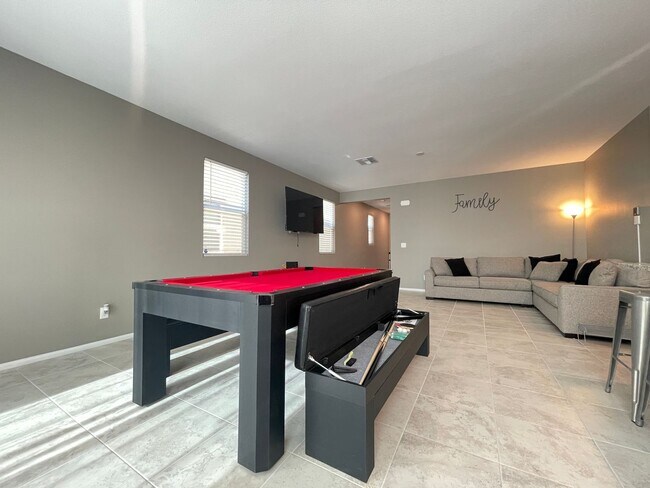 Building Photo - (Fully Furnished) 4 Bedroom + Loft,  3 Ful...