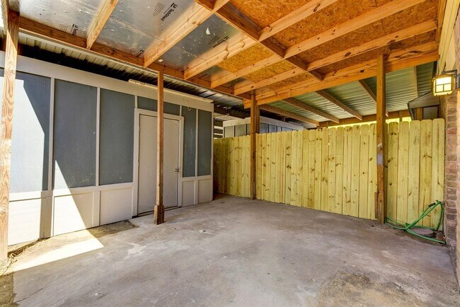 Building Photo - 128 Goodson Dr