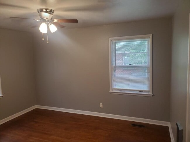 Building Photo - 2119 Gilbreath Rd NW