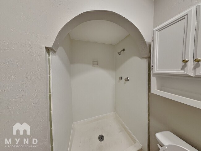 Building Photo - 5033 Amhurst Ln