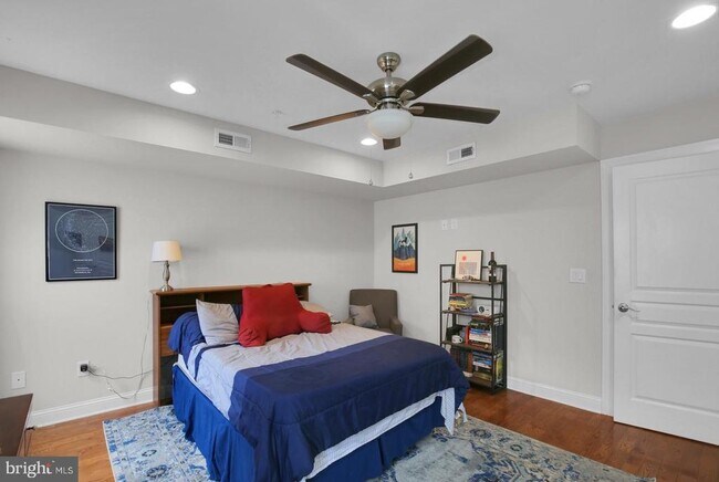 Building Photo - 1715 N Howard St