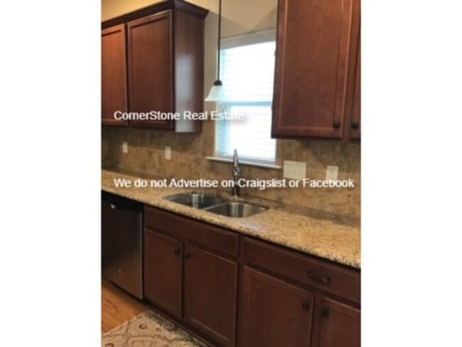 Building Photo - 440 Wood Point Dr