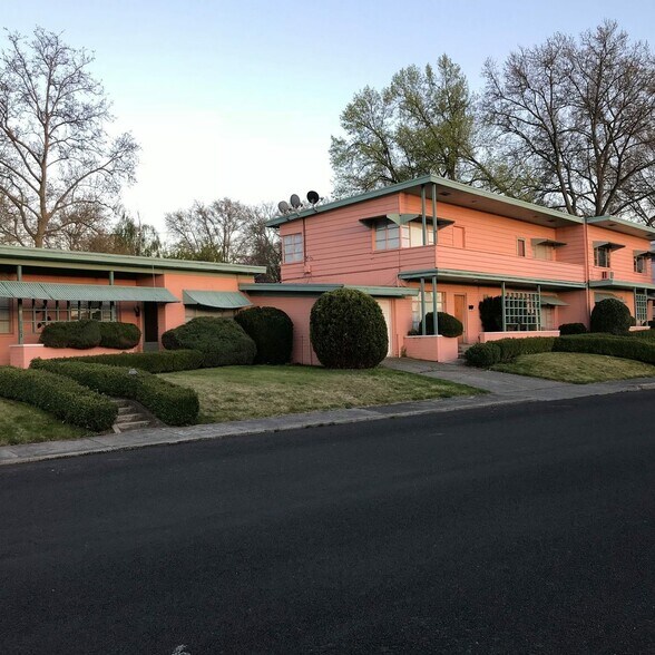 Street view of entire apartment complex. - 1103 Prospect Avenue