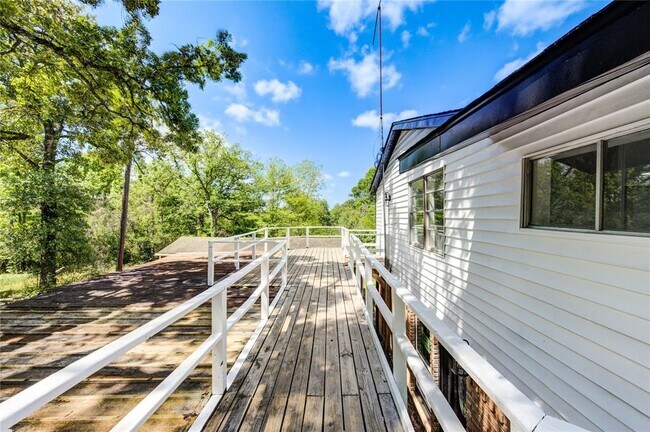 Building Photo - 15170 McRae Lake
