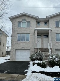 Building Photo - 2436 3rd St