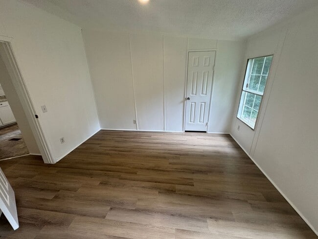 Building Photo - Doublewide in Princeville - Private locati...