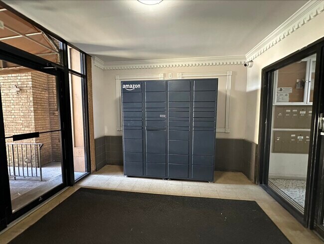 Building Photo - 429 Fairmount Ave
