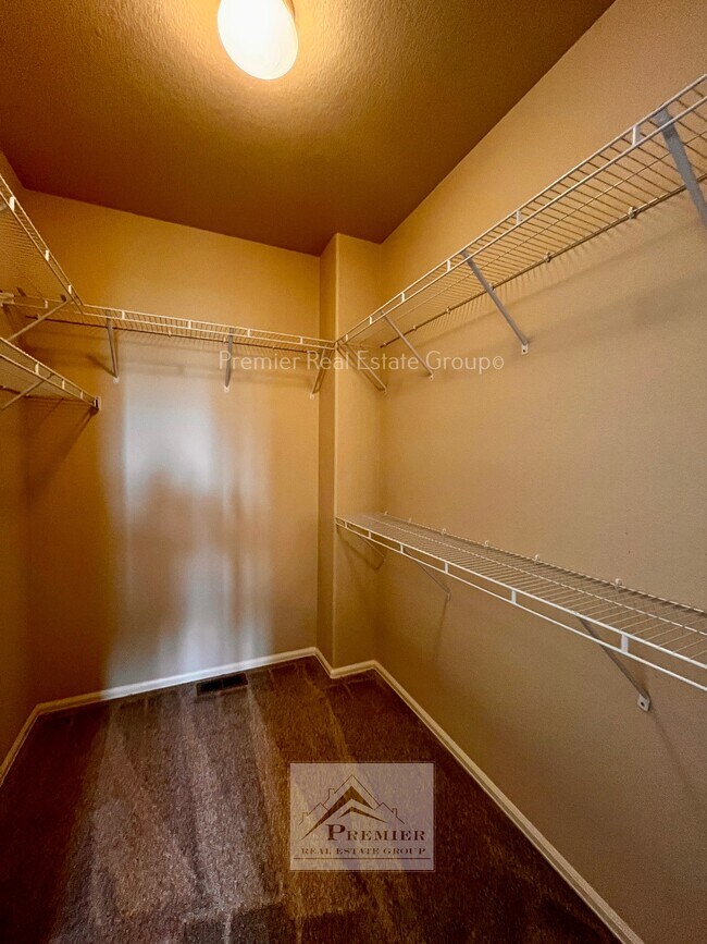 Building Photo - 4959 Justeagen Dr