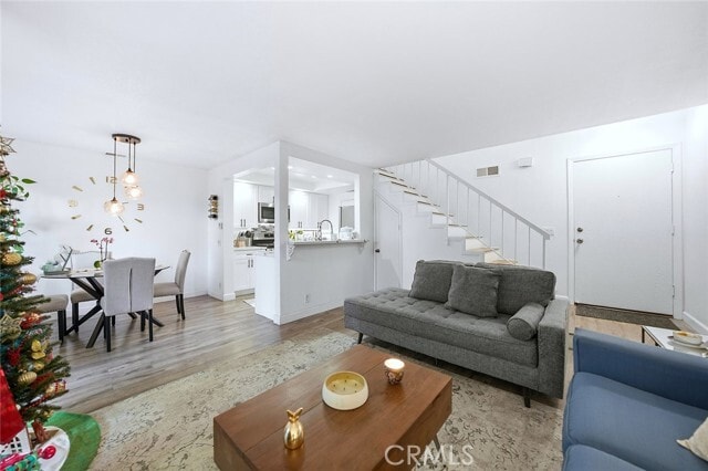 Building Photo - 2876 Fulton Rd