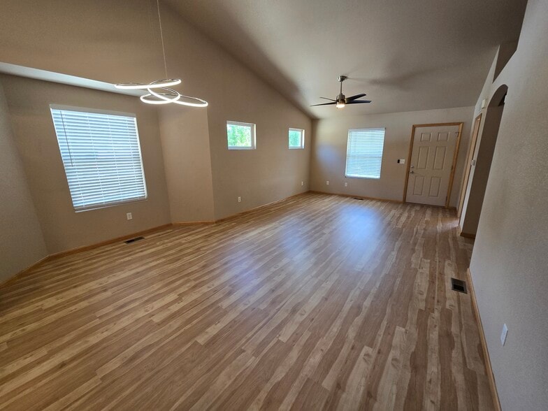 Building Photo - 2203 Marshfield Ln
