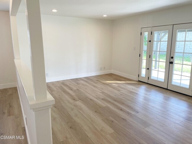 Building Photo - 382 Aristotle St