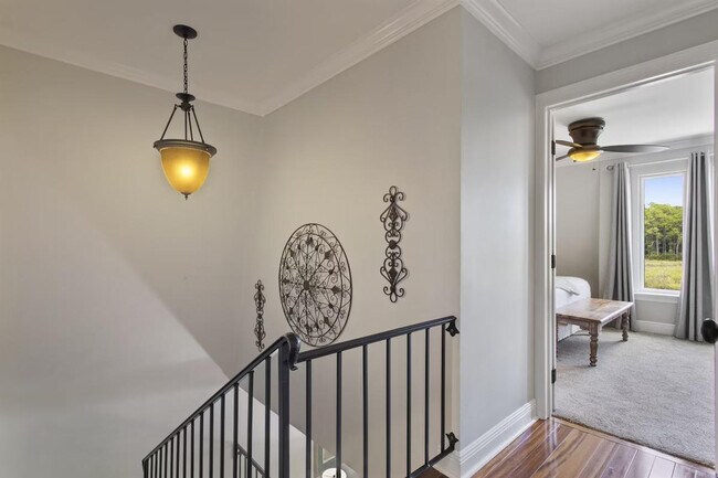 Building Photo - 1317 Beards Cove Dr